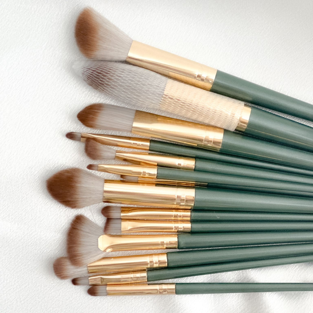 MAVELON Makeup Brush Collection – 14-Piece Vegan Brush Set with Pearl Flash Handles and Travel Case